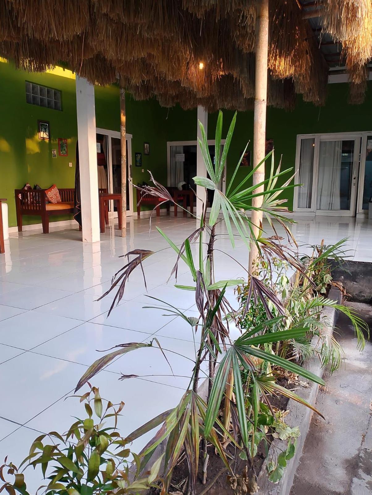 Black Sand Hostel Amed Exterior foto